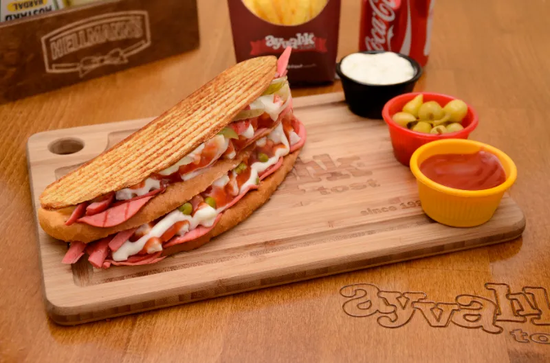 Ayvalık tostu çeşitleri ve içindekiler - Tost Haberleri