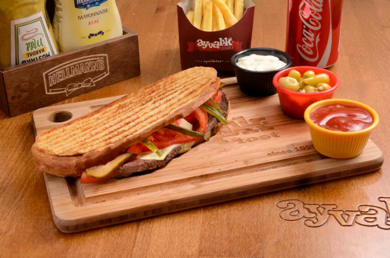 Kavurma Kaşarlı Menü